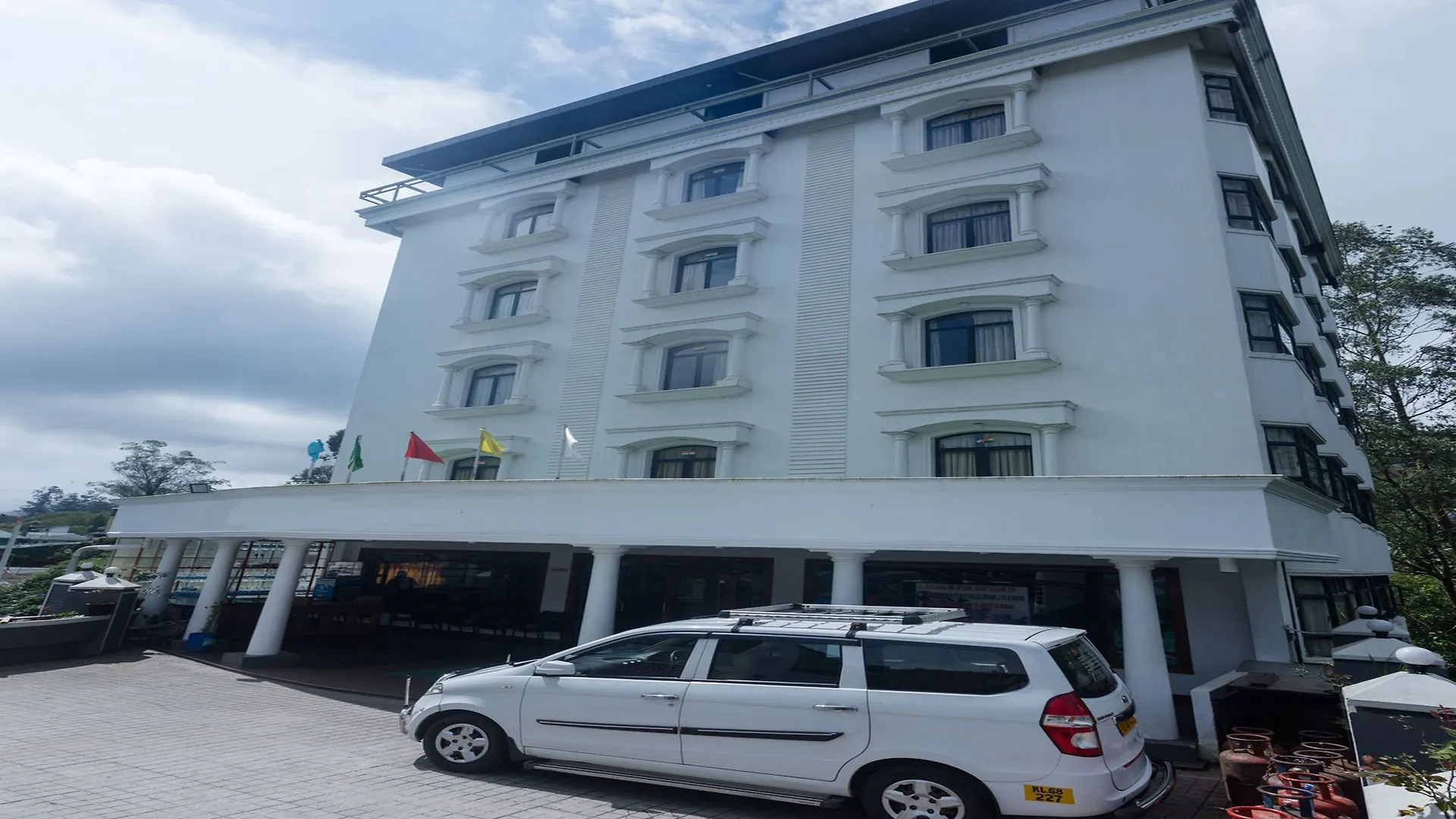 Oyo 9324 Munnar Castle Hotel
