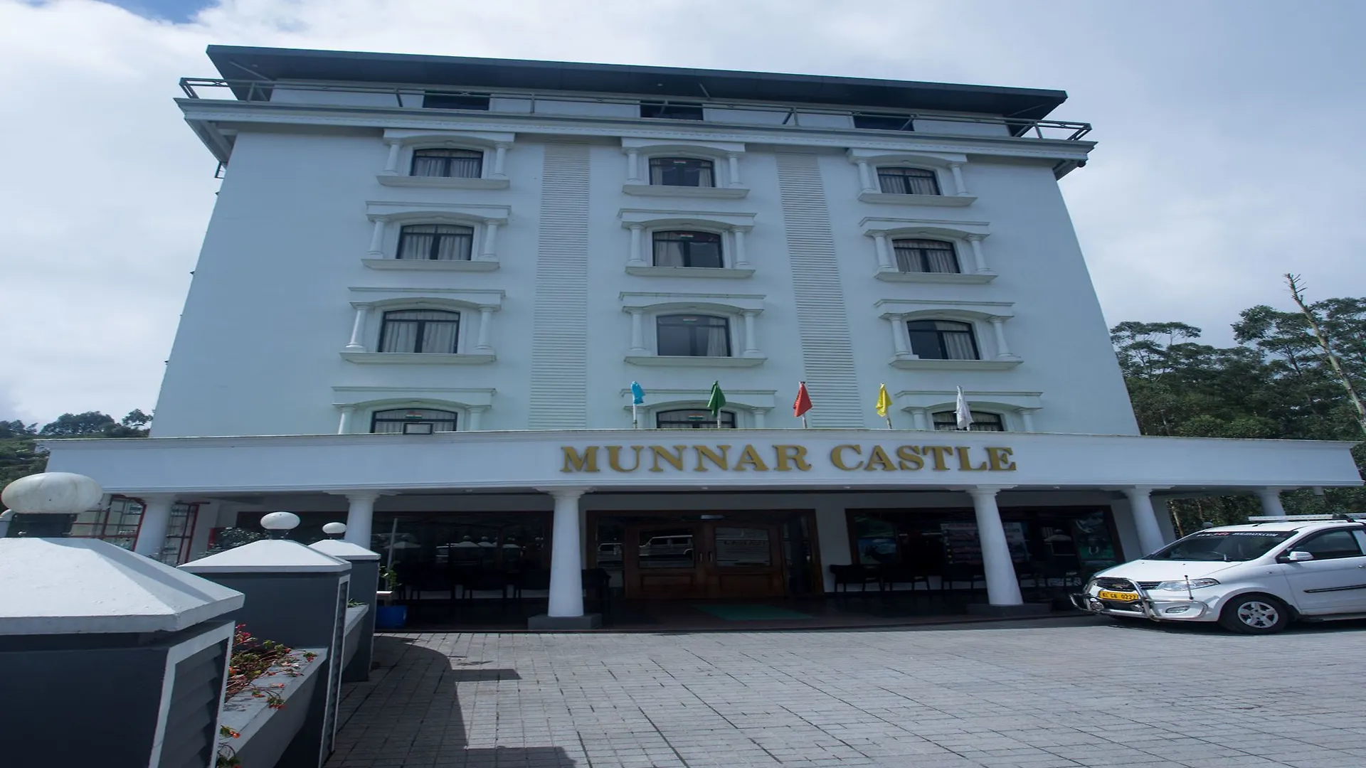 Отель Oyo 9324 Munnar Castle